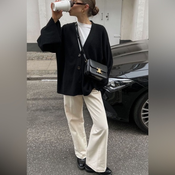 Meet your Posher, Mikayla - Picture 2 of 3